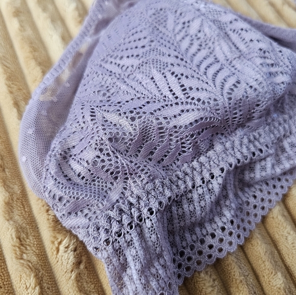 Lace Bralette in Gray - Picture 3 of 10